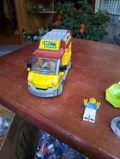LEGO CITY PIZZA VAN PARTS AND PIECES SOME MAY BE MISSING (2723