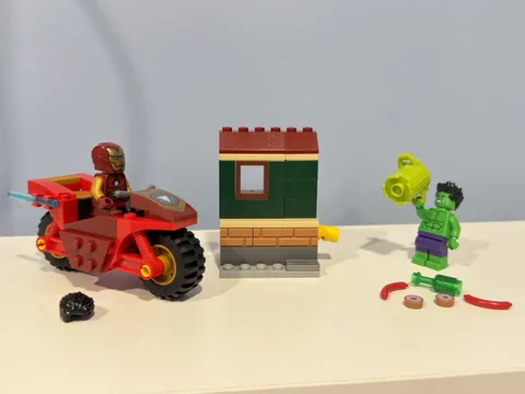 LEGO Super Heroes: Iron Man with Bike and the Hulk (76287)