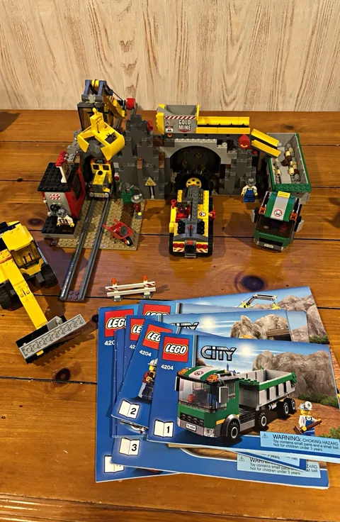 LEGO City The Mine 4204 Mining Complete Set W/ Instructions 748 pcs