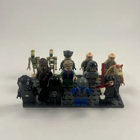 LEGO Star Wars Minifigure Lot of 13– Darth Vader, Kylo Ren, Chewy, Jar Jar, Etc