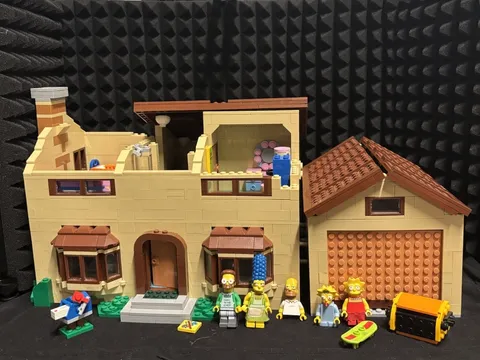 LEGO the Simpsons: The Simpsons House (71006) (SOLD AS IS)