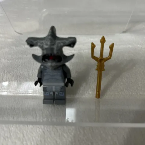 LEGO Hammerhead Shark Atlantis Warrior minifigure 7984 7977