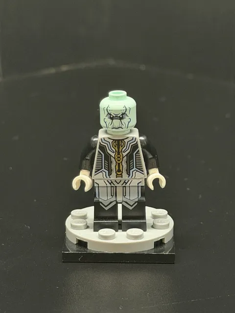 LEGO Super Heroes Ebony Maw Minifigure - sh0508 - Set 76108 - 2B