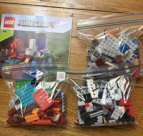 LEGO Minecraft The Nether Portal Ambush 21172 Bulk Lot 372pcs Instructions