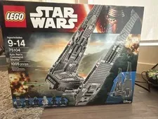 LEGO Star Wars: Kylo Ren's Command Shuttle (75104)
