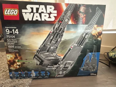 LEGO Star Wars: Kylo Ren's Command Shuttle (75104)