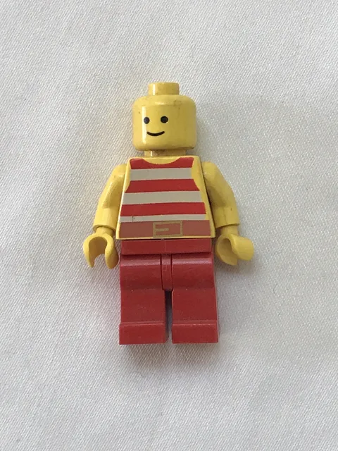 1989 Lego Pirate Minifigure (pi046) - No Hair Red & White Shirt Red Pants