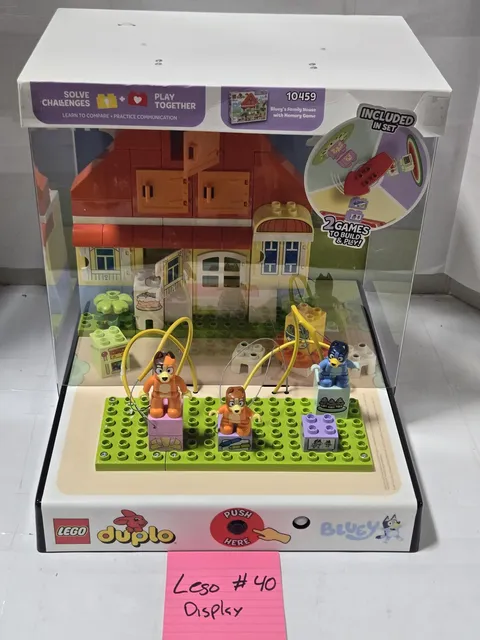 LEGO DUPLO Bluey 10459 Family House Lighted Store Display Case Clear White Toy