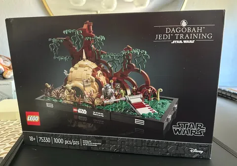 LEGO Star Wars: Dagobah Jedi Training Diorama (75330)