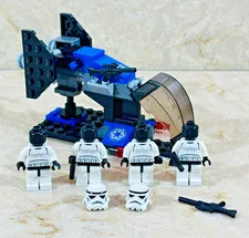 LEGO Star Wars Imperial Dropship 7667 Missing Pilot and 1 Helmet