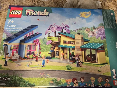LEGO Friends 42620 Olly and Paisley's Family Houses *plus extra*