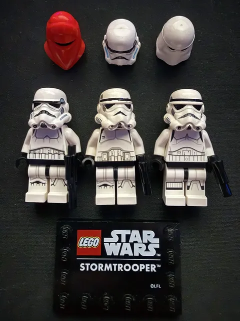 LEGO Star Wars Stormtrooper Minifigure Lot of 3 Blasters Extra Helmets Display