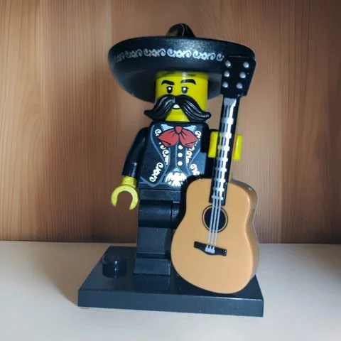 LEGO Series 16 Collectible Minifigures - Mariachi (71013) RETIRED Complete