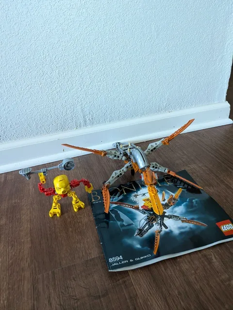 LEGO BIONICLE: Jaller and Gukko (8594). Complete w/ Instructions.