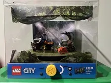 JUNGLE EXPLORER TRUCK Set LEGO #60426 Store Display Lego City - Minor Damage