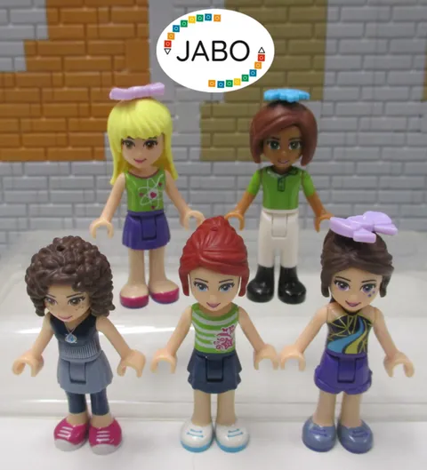 (D16 / 1 /2) Lego Friends 5 figures minifigures