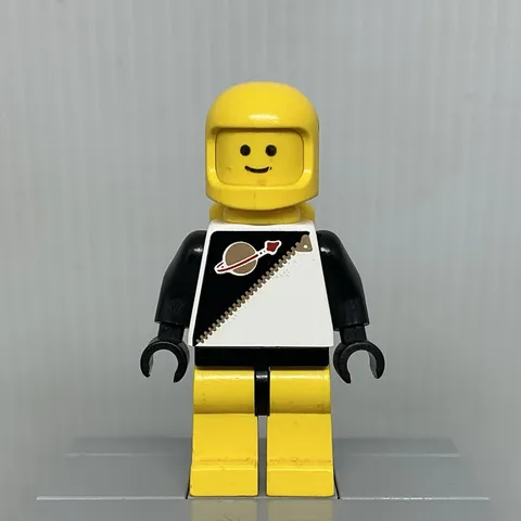 LEGO Space sp057 Futuron Black / Yellow with Yellow Helmet Minifigure 9355 Note