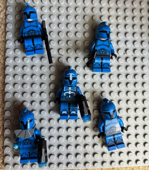 LEGO Star Wars Blue Clone Trooper Minifigure Lot w/ Helmets & Blasters