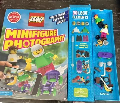 Klutz LEGO Minifigure Photography Book Kit Complete w/ All 30 Pieces & Box