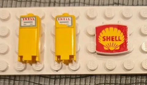 LEGO Vintage Accessory Gas Petrol Pumps Shell 1960s 1:87 HO Scale