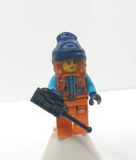 LEGO Arctic Explorer female with cap  & Radio City Town minifigure