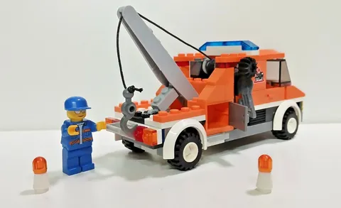 GENUINE LEGO SET 7638 TOW TRUCK COMPLETE BUILD NO BOX NO INSTRUCTIONS