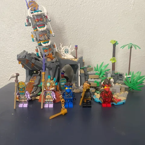 LEGO NINJAGO Keepers Village 71747 100% complete set with manual. 