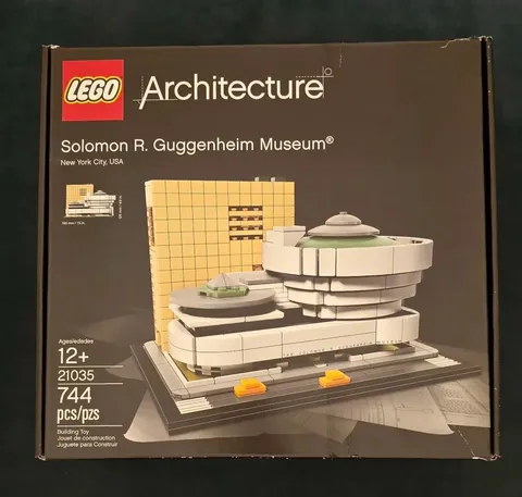 LEGO ARCHITECTURE: Solomon R. Guggenheim Museum (21035)