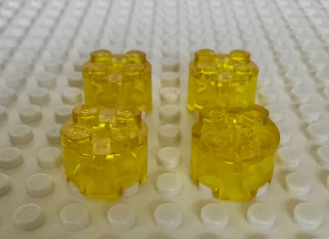 LEGO Trans-Yellow Brick, Round 2 x 2 with Axle Hole 3941 Qty 4 Trans-Yellow