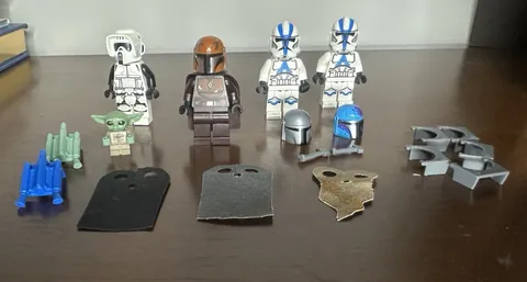 Lego Star Wars Mandalorian Minifigure Lot - Grogu, Helmets, Jet Packs, Capes
