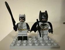 LEGO Super Heroes Catwoman DC 76271 sh0961 Batman Minifigure Grey Suits