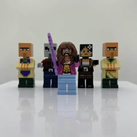 LEGO MInecraft Minifig Lot Garrett Garrison Villager Illager Female Skin