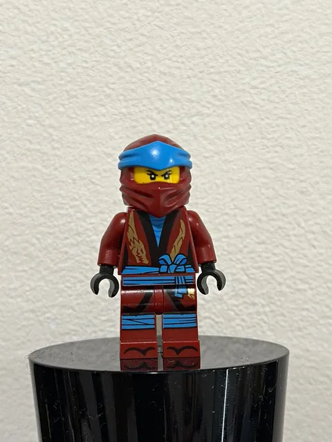 LEGO NINJAGO Nya legacy Minifigure