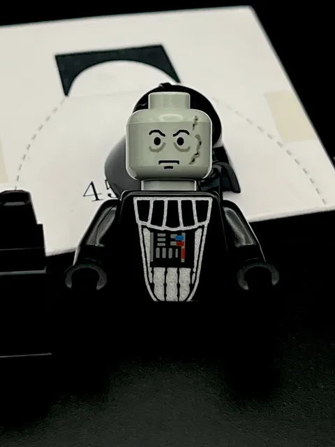 Lego Star Wars Darth Vader Minifigure Torso Silver Promo Variant Misprint sw1515