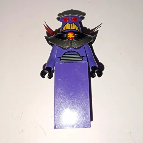 Zerg Lego Minifigure 2010 *RARE* *VINTAGE* No Cape READ DESCRIPTION!!!