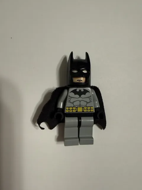 LEGO Batman Minifigure Bat001 2006 Light Bluish Gray Suit Great Condition