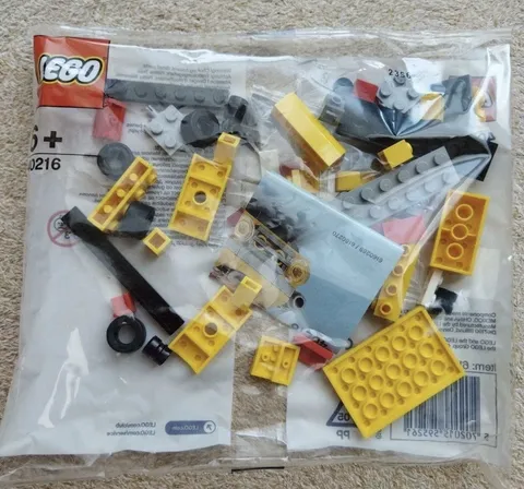 Lego Monthly Mini ModelBuild School Bus 40216 - Lego40216