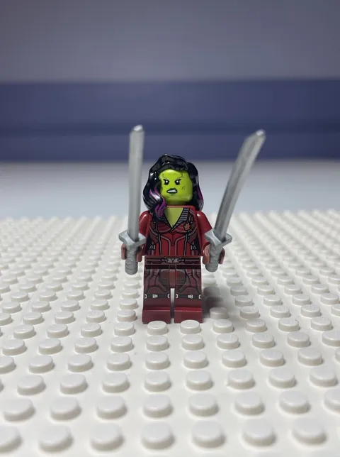 LEGO Marvel Guardians of the Galaxy sh0124 Gamora Dark Red Suit Minifigure 76021
