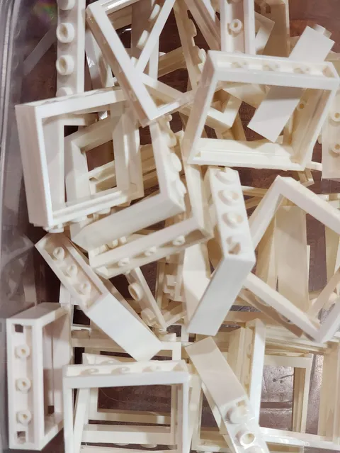 Lego 60594 White Qty 104 NEW Window 1 x 4 x 3 - No Shutter Tabs