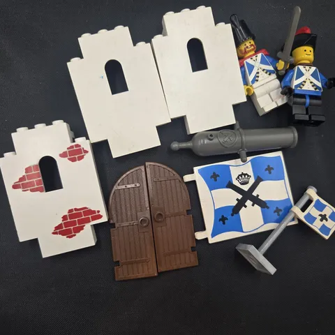 LEGO Pirate Flag 6x4 Crossed Cannons Lot Of Flags, Doors, Wall, Cannon Minifigs