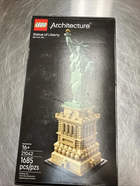 LEGO Architecture Statue of Liberty 21042 Set New / Sealed 1685 Pieces