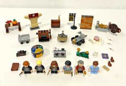 LEGO HARRY POTTER ADVENT CALENDAR 99% COMPLETE BUILDING SET 76390 W/ FIGURES