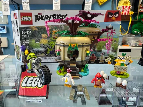 75823 Angry Birds Big Island Egg Heist - Used