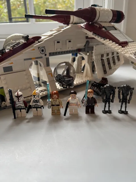 LEGO Star Wars Republic Gunship (75021) 2013 - 100% Complete w/minifigs