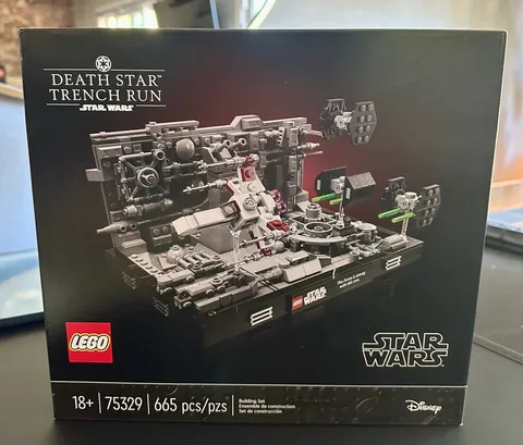 LEGO Star Wars: Death Star Trench Run Diorama (75329)