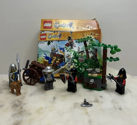 LEGO Castle Forest Ambush 70400 Knights Dragons All Minifigs & Manual Complete