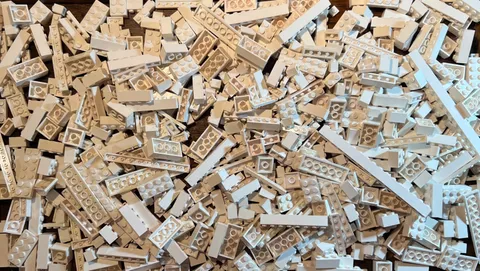 Bulk Lego 1 lb. 13 oz,  basic building bricks and small flats/plates - all WHITE