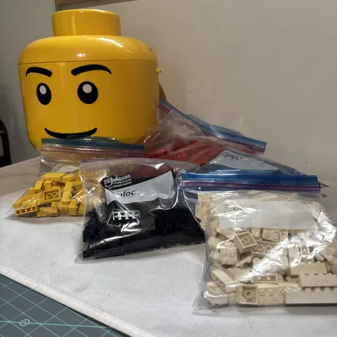 LARGE VTG lego MINIFIGURE SORTING TRAY STORAGE HEAD  container SIFT SORT W/ LEGO