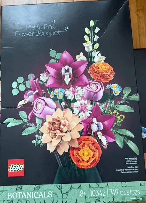 LEGO Botanicals Botanical Collection Pretty Pink Flower Bouquet 10342 749pcs 18+