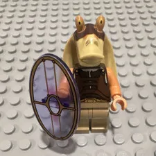 LEGO Star Wars Jar Jar Binks Minifigure w/ Round Shield Plastic Age 5+